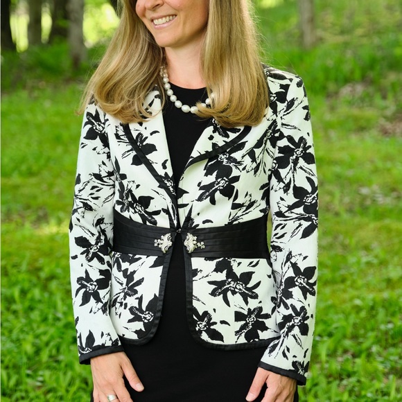Black and white blazer (ravel size 4) - Picture 6 of 6